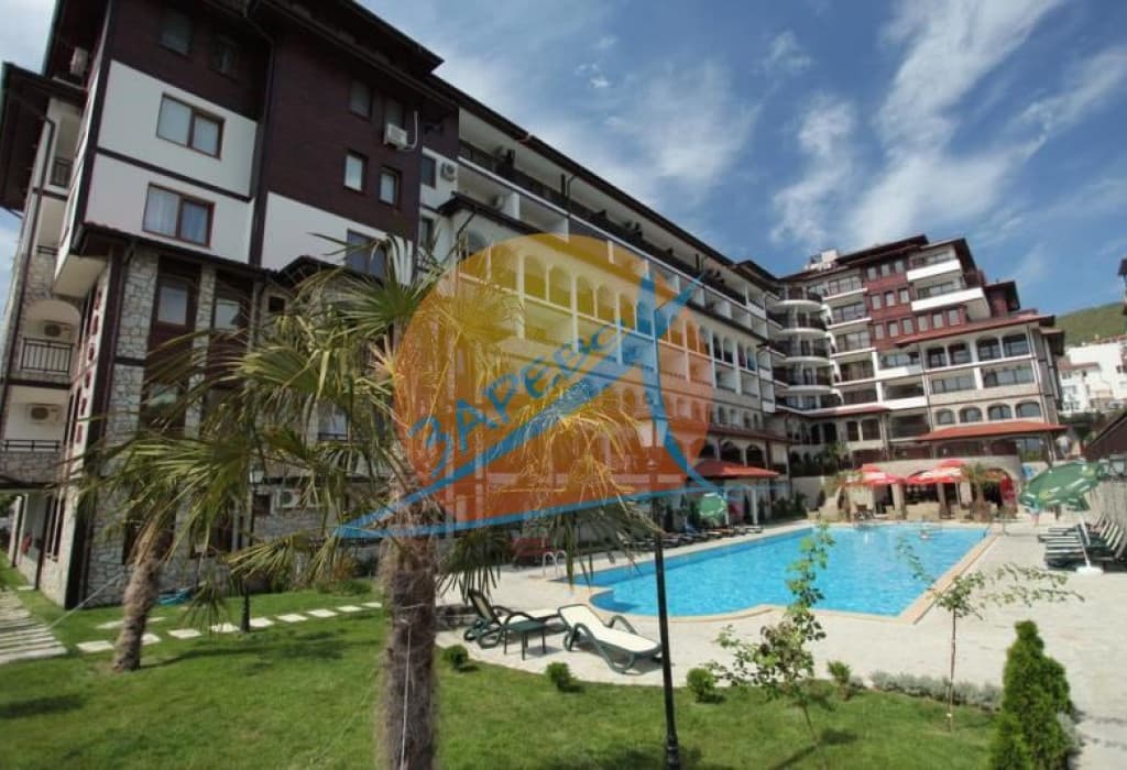 Амфора (Amfora), Диневи груп, Свети Влас