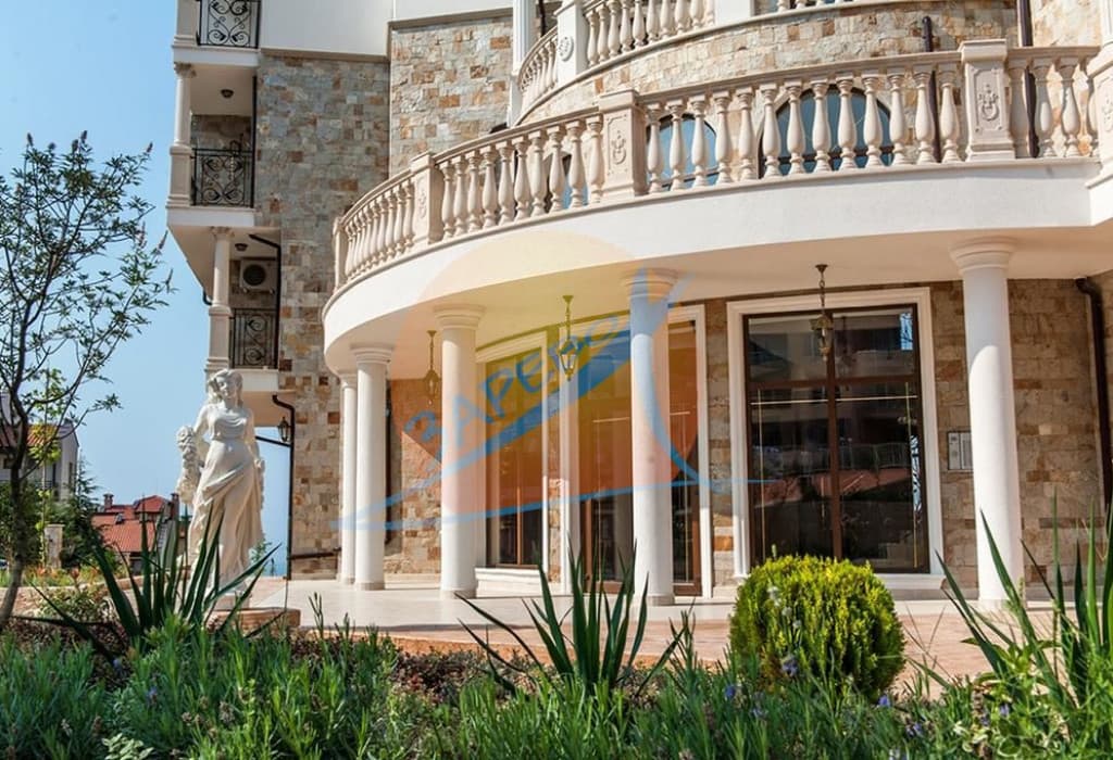 Артур / Arthur, Свети Влас