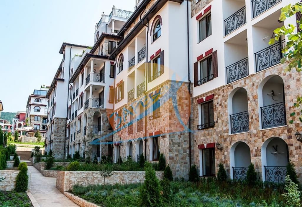 Артур / Arthur, Свети Влас