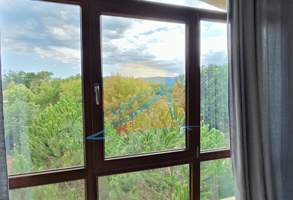 Лозенец,Оазис Бийч Клуб, обзаведен двустаен с гледка към Странджа, в Oasis Beach Club, Lozenets. 