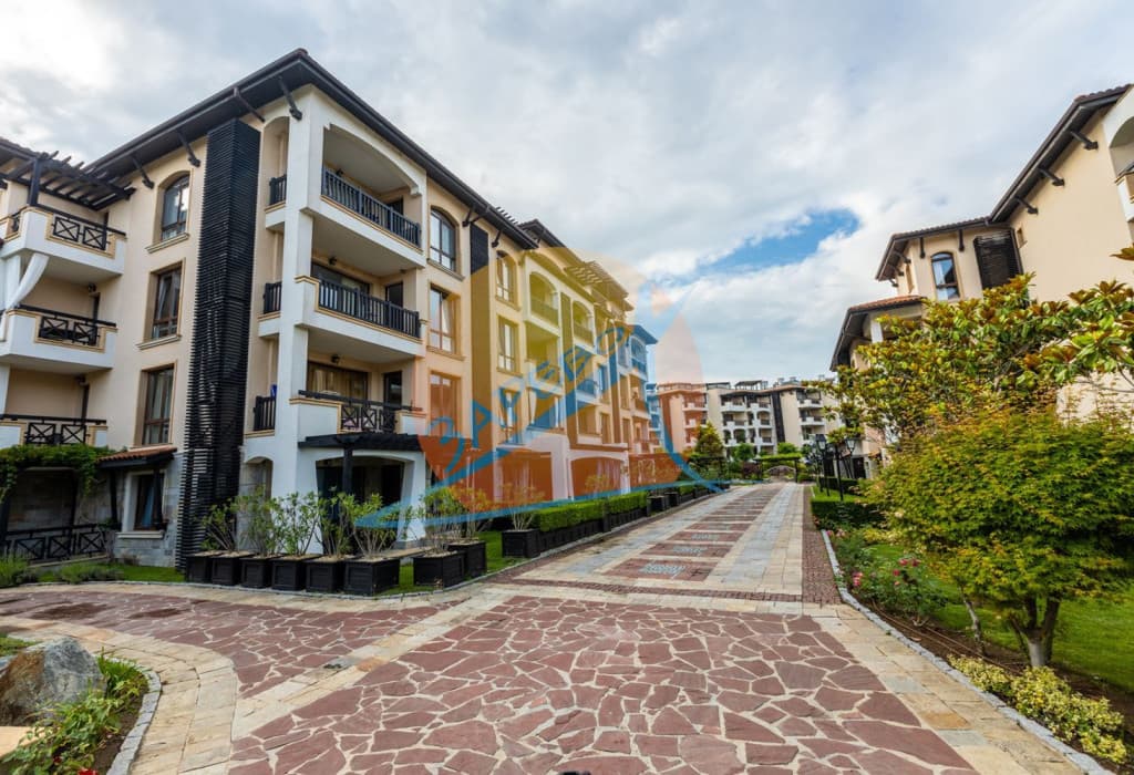 Лозенец,Оазис Бийч Клуб, обзаведен двустаен с гледка към Странджа, в Oasis Beach Club, Lozenets. 