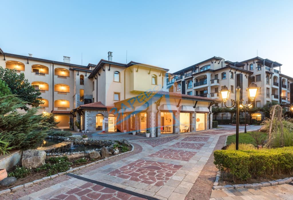 Лозенец,Оазис Бийч Клуб, обзаведен двустаен с гледка към Странджа, в Oasis Beach Club, Lozenets. 