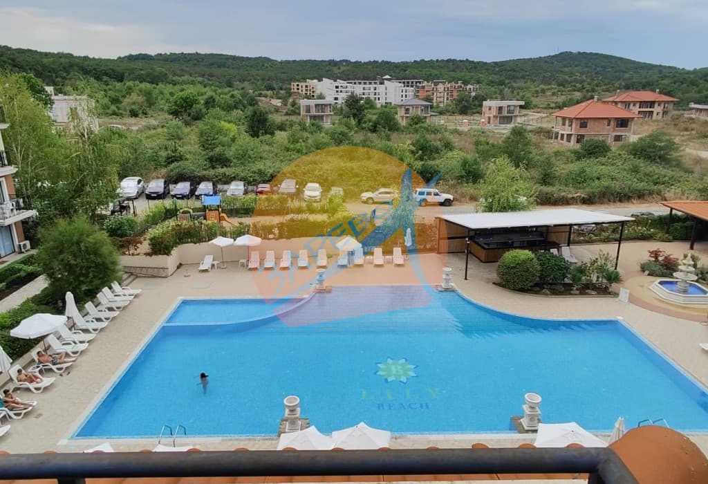 Созопол, Лили Бийч ризорт, 150 м от плаж Веселие, голям двустаен до ключ с гледка басейн, Lilly beach resort