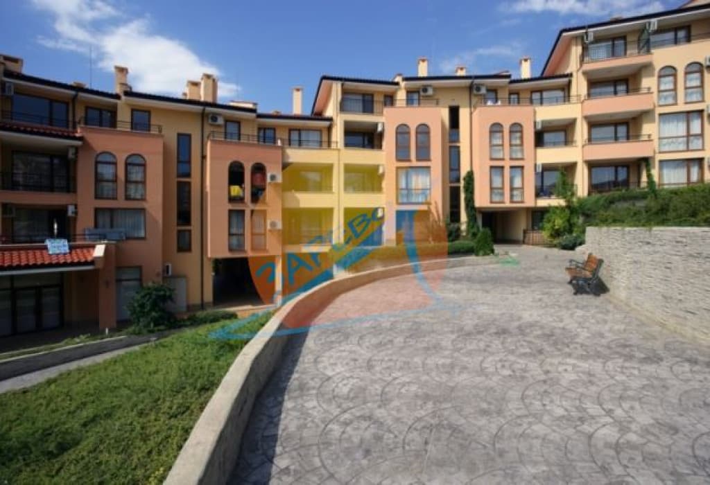 Парадайз Дриймс (Paradise Dreams), Свети Влас