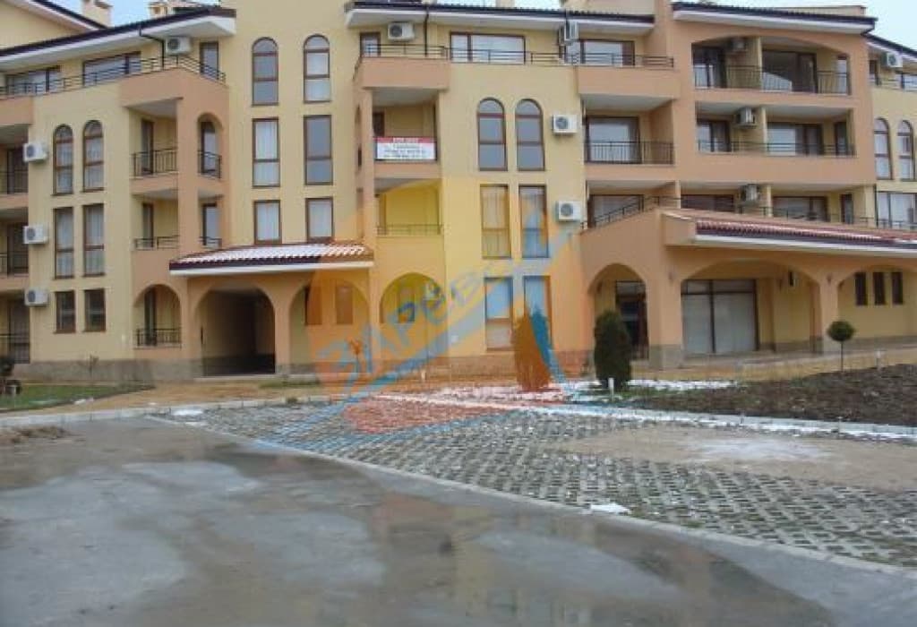 Парадайз Дриймс (Paradise Dreams), Свети Влас