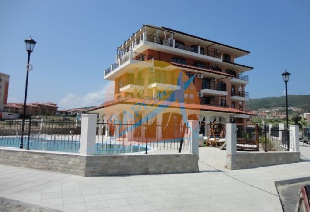 Костал Дриймс (Coastal Dreams), първа линия, Свети Влас