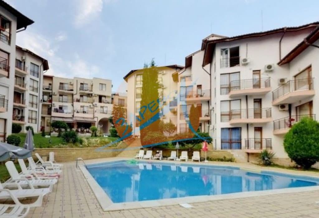 Компас (Compass), Диневи груп, Свети Влас