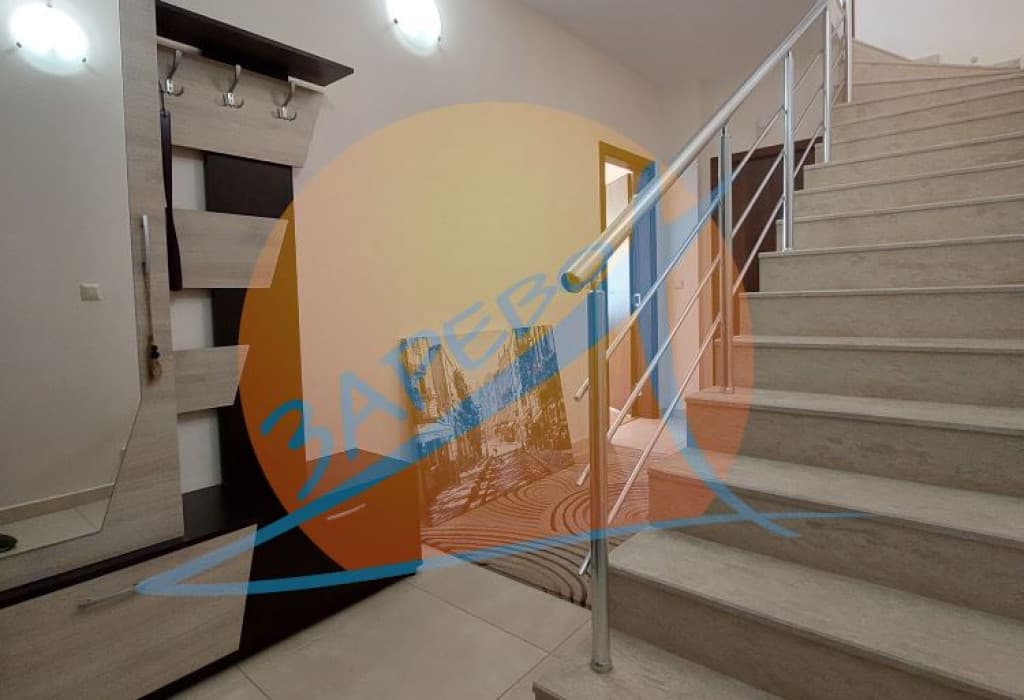 Поморие, двуетажна къща с камина и 2 паркомeстa, Виктория Роял Гарден  (Victoria Royal Garden)