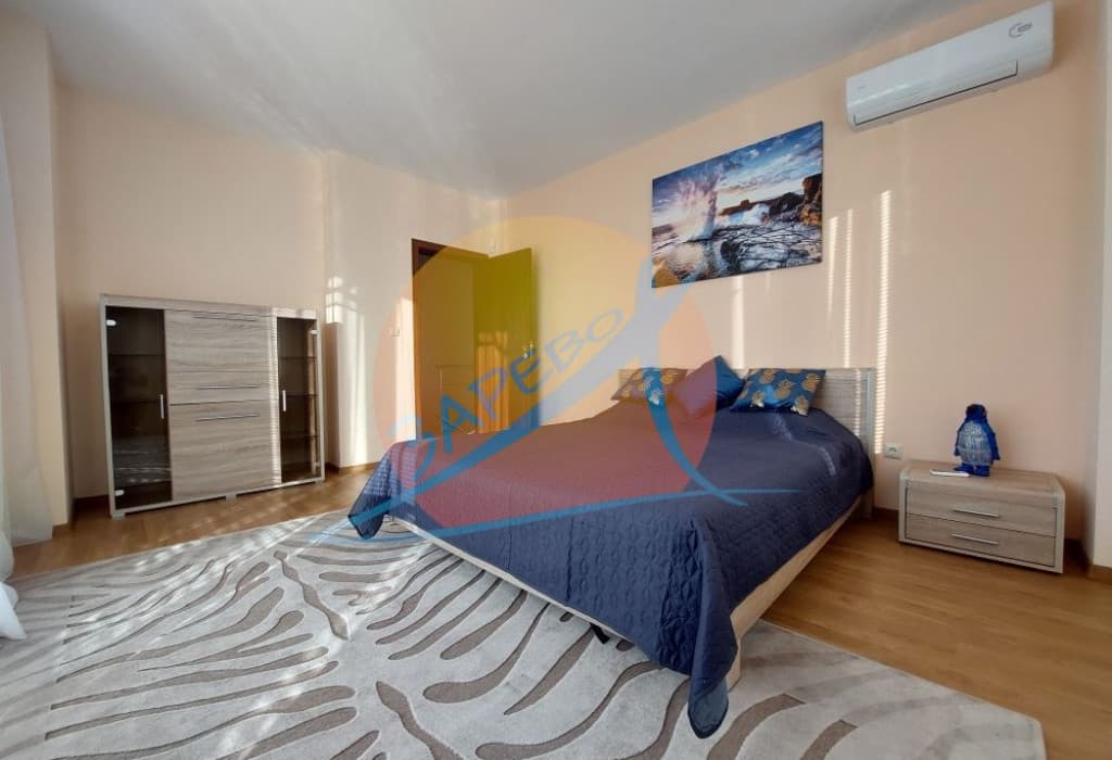 Поморие, двуетажна къща с камина и 2 паркомeстa, Виктория Роял Гарден  (Victoria Royal Garden)