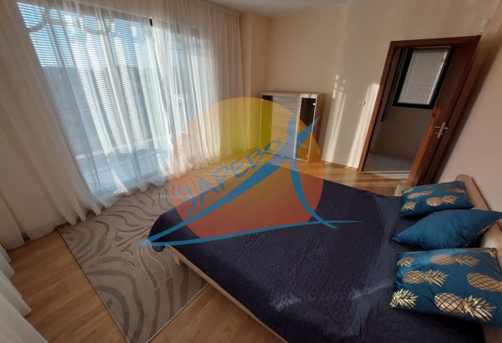 Поморие, двуетажна къща с камина и 2 паркомeстa, Виктория Роял Гарден  (Victoria Royal Garden)