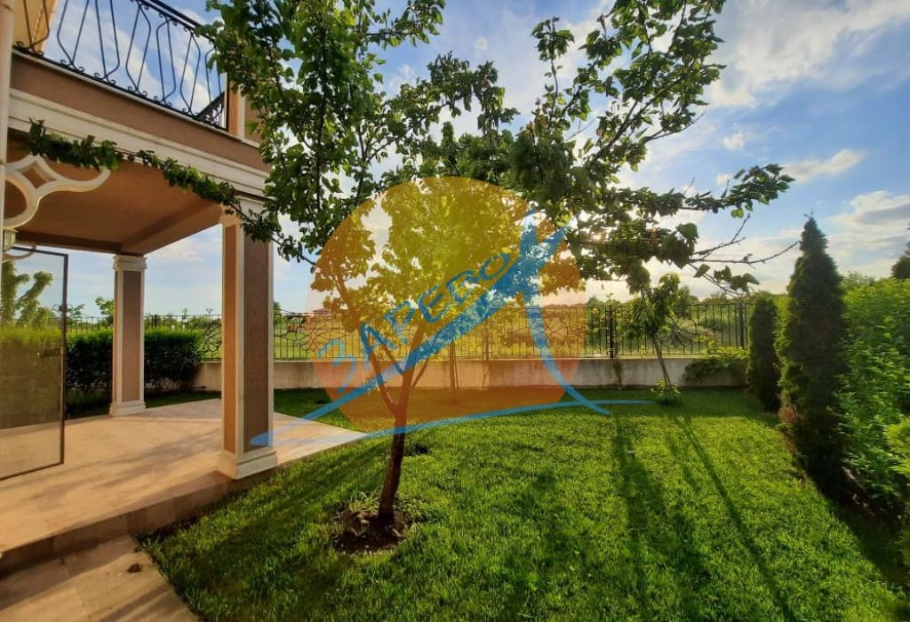 Поморие, двуетажна къща с камина и 2 паркомeстa, Виктория Роял Гарден  (Victoria Royal Garden)