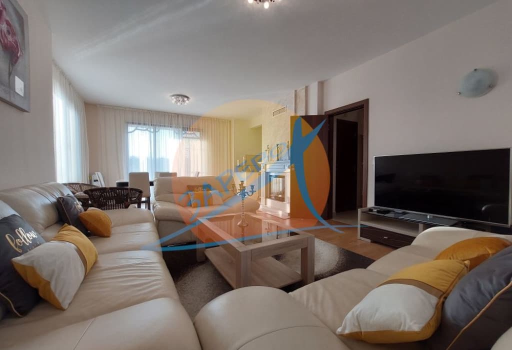 Поморие, двуетажна къща с камина и 2 паркомeстa, Виктория Роял Гарден  (Victoria Royal Garden)