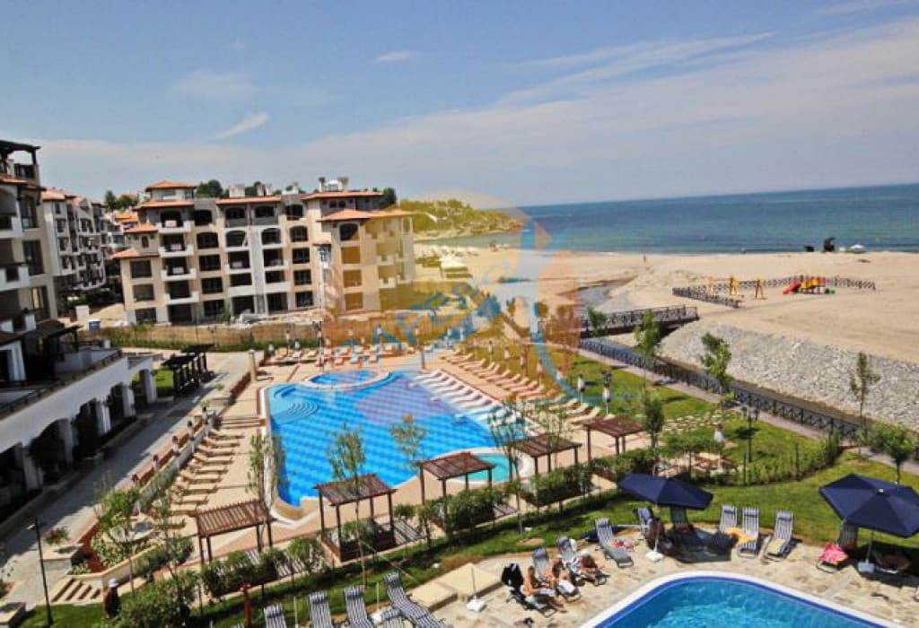 Апартаменти под наем в Оазис Бийч Клуб, Лозенец