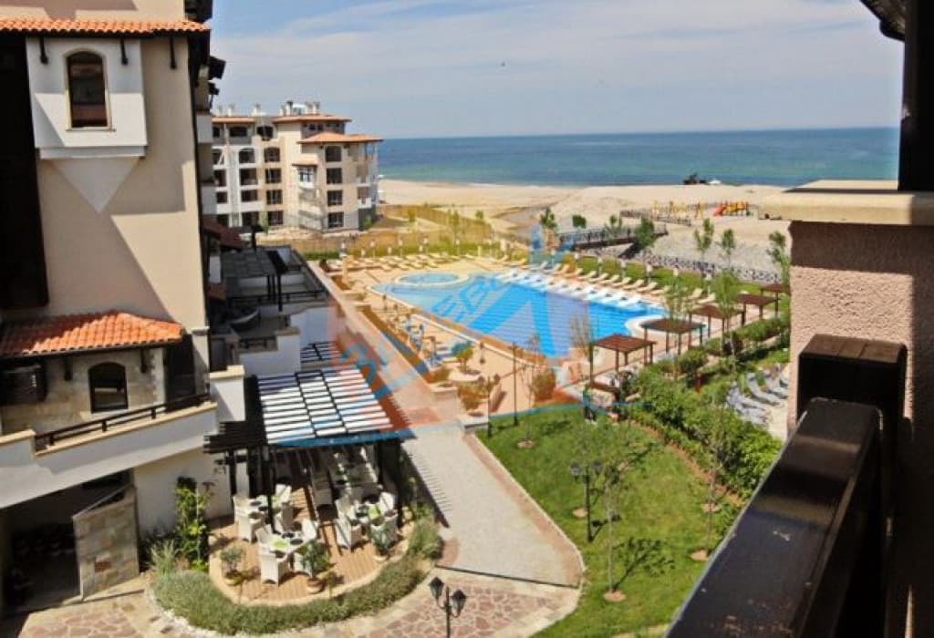 Апартаменти под наем в Оазис Бийч Клуб, Лозенец