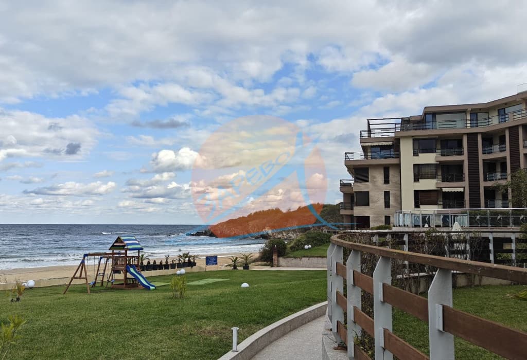 Созопол, Пясъчни лилии, първа линия, гледка море! Обзаведен двустаен в Sand Lillies, на плаж Каваци