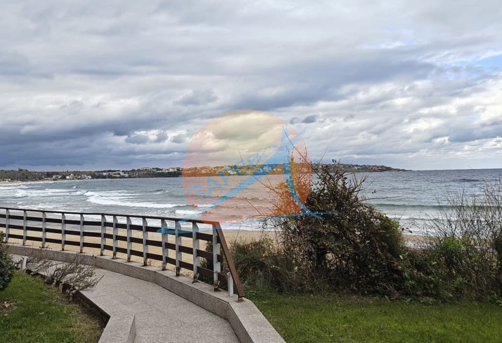 Созопол, Пясъчни лилии, първа линия, гледка море! Обзаведен двустаен в Sand Lillies, на плаж Каваци