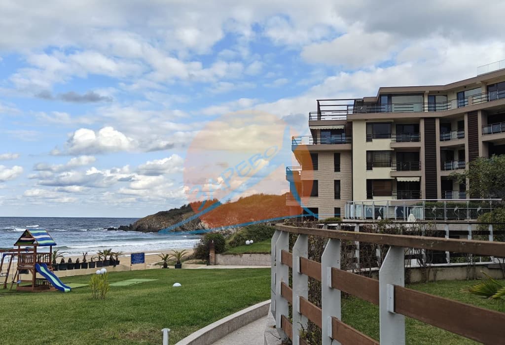 Созопол, Пясъчни лилии, първа линия, гледка море! Обзаведен двустаен в Sand Lillies, на плаж Каваци