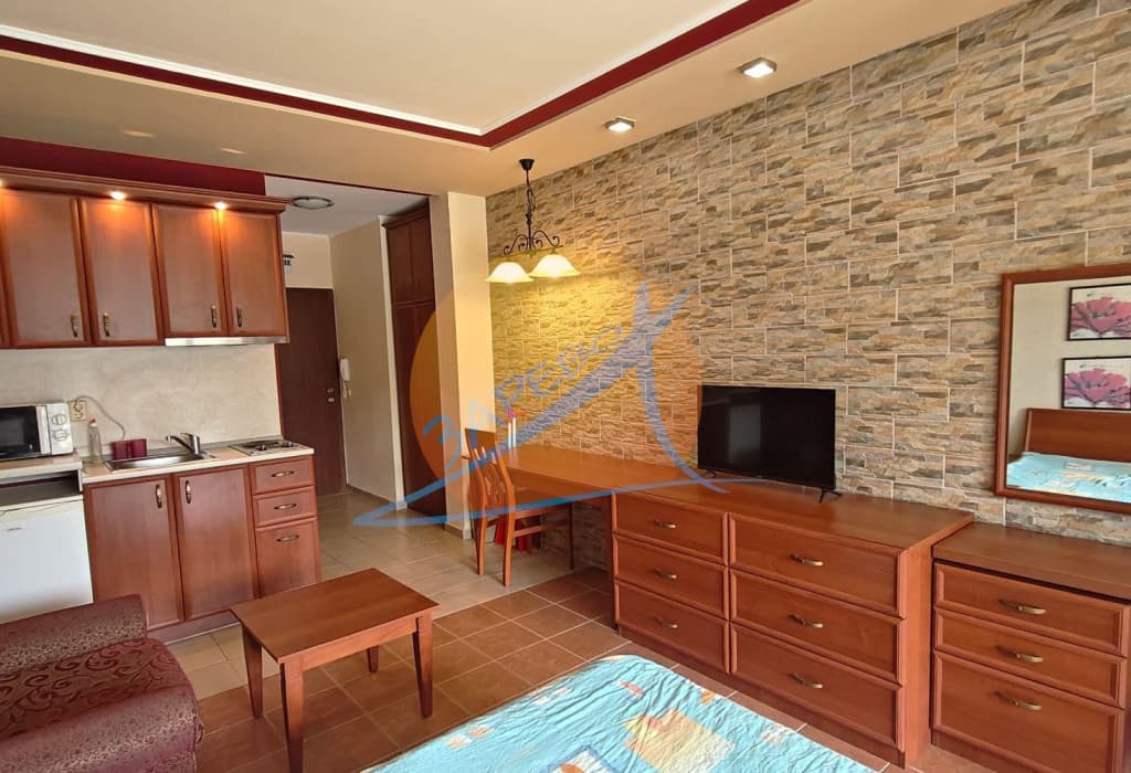 Созопол, Грийн лайф, обзаведено студио с голяма веранда, готови документи!