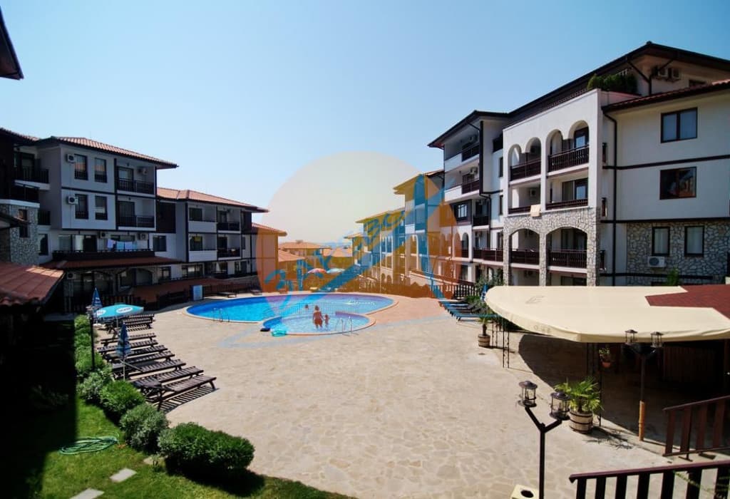 Арена (Arena), Диневи груп, Свети Влас