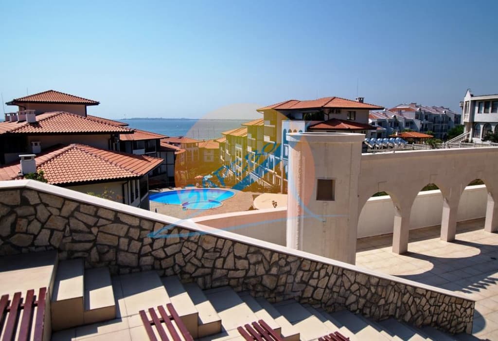 Арена (Arena), Диневи груп, Свети Влас