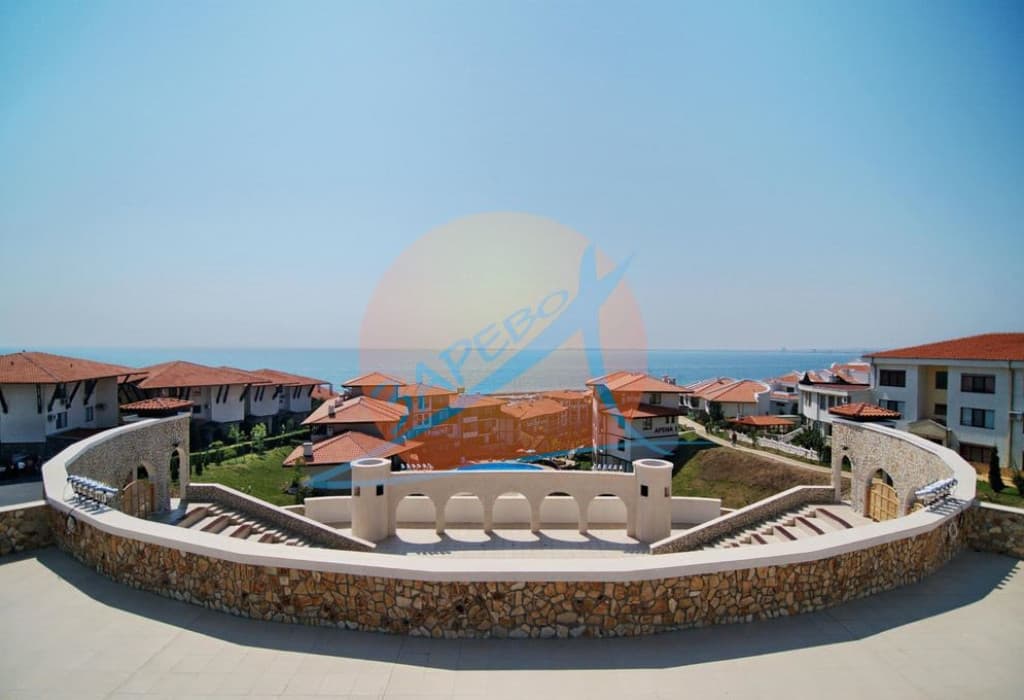 Арена (Arena), Диневи груп, Свети Влас