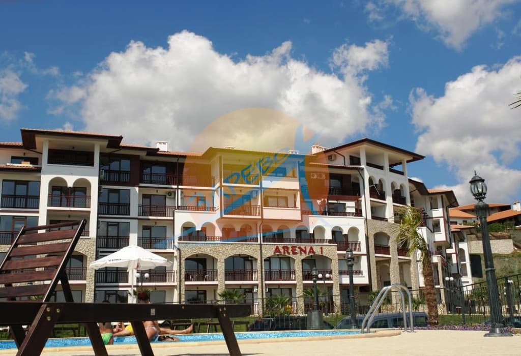 Арена (Arena), Диневи груп, Свети Влас