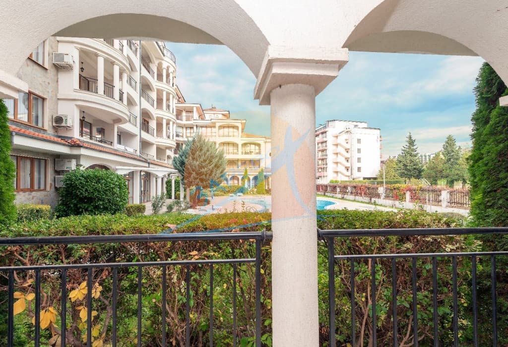 Слънчев Бряг, обзаведен двустаен на партер с гледка басейн, Шато Дел Мар (Chateau Del Mar)