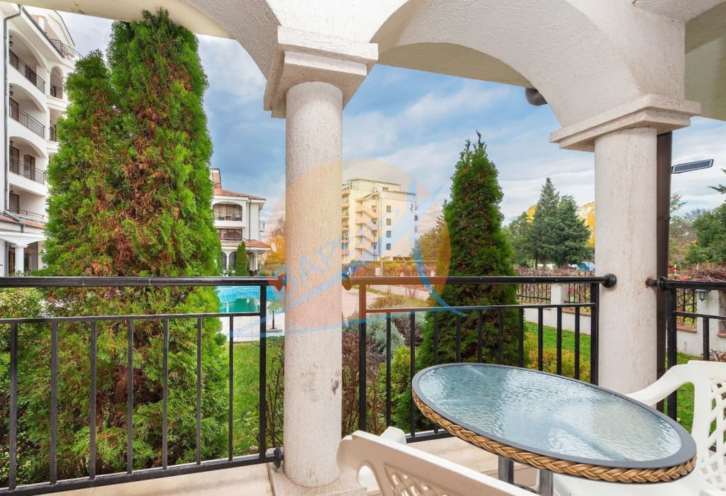 Слънчев Бряг, обзаведен двустаен на партер с гледка басейн, Шато Дел Мар (Chateau Del Mar)