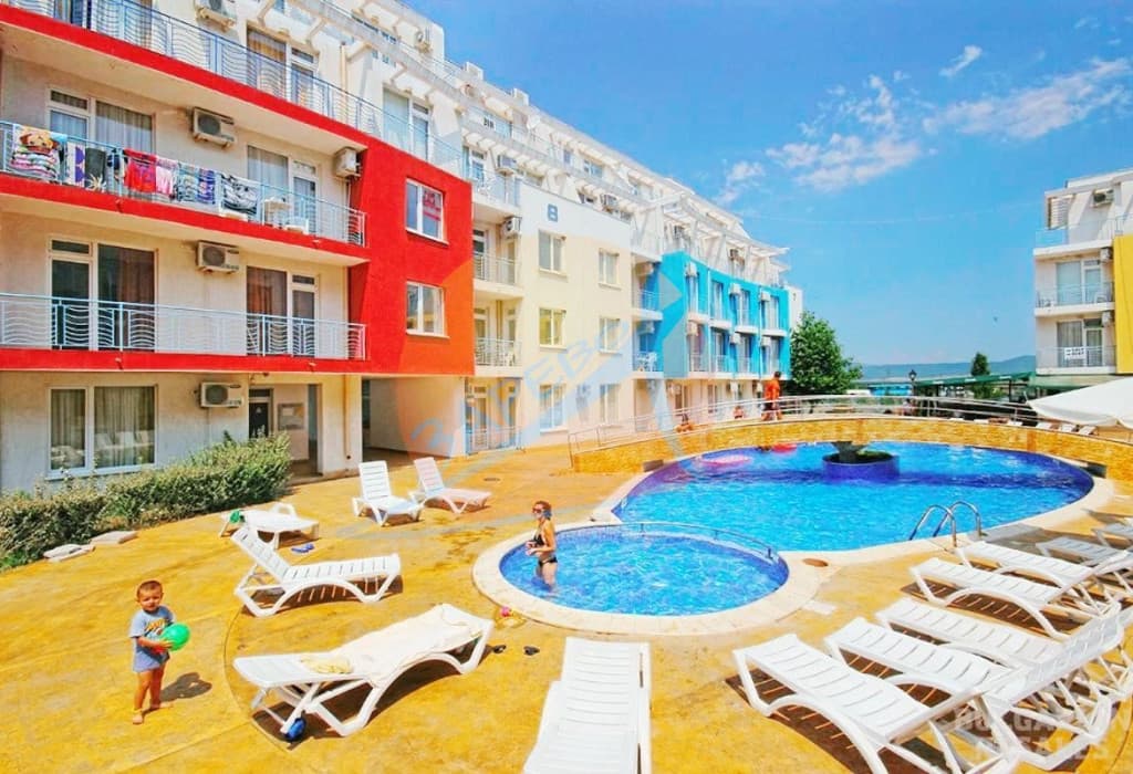 Слънчев бряг, обзаведен двустаен апартамент с гледка басейн, Съни дей 3 (Sunny day 3)