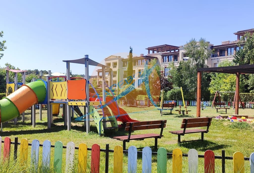 Созопол, тристаен обзаведен, първа линия до плаж Каваци, Грийнлайф