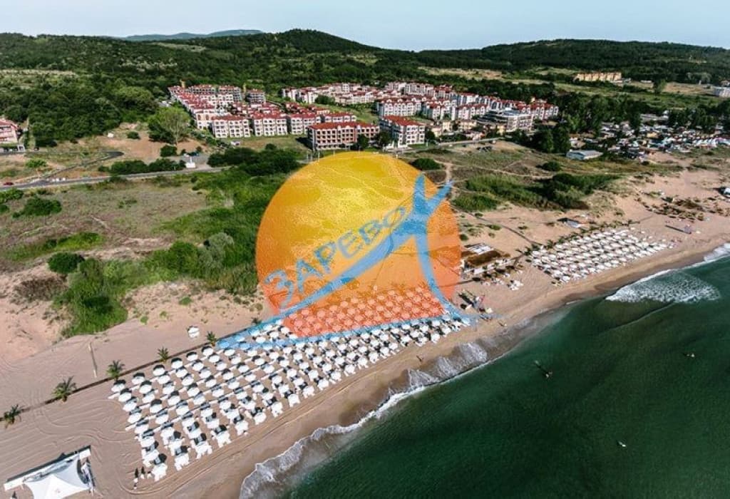 Созопол, тристаен обзаведен, първа линия до плаж Каваци, Грийнлайф