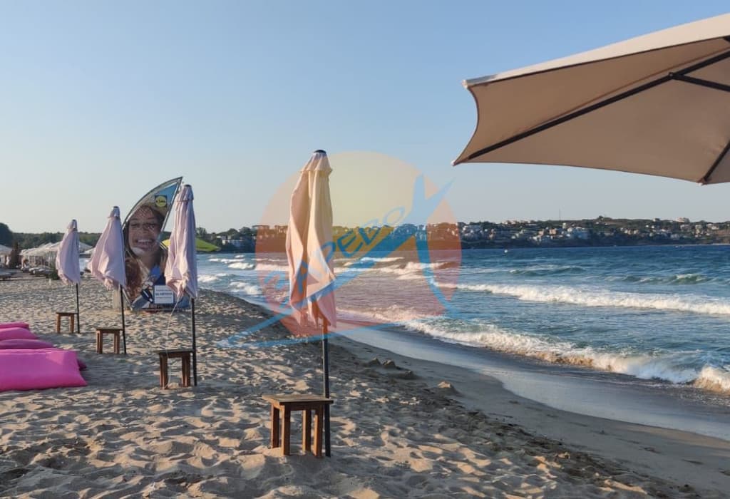 Созопол, тристаен обзаведен, първа линия до плаж Каваци, Грийнлайф