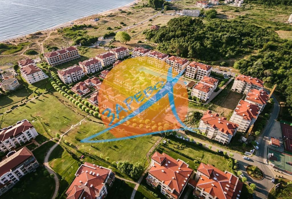 Созопол, тристаен обзаведен, първа линия до плаж Каваци, Грийнлайф