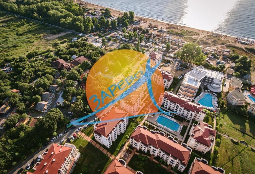 Созопол, тристаен обзаведен, първа линия до плаж Каваци, Грийнлайф