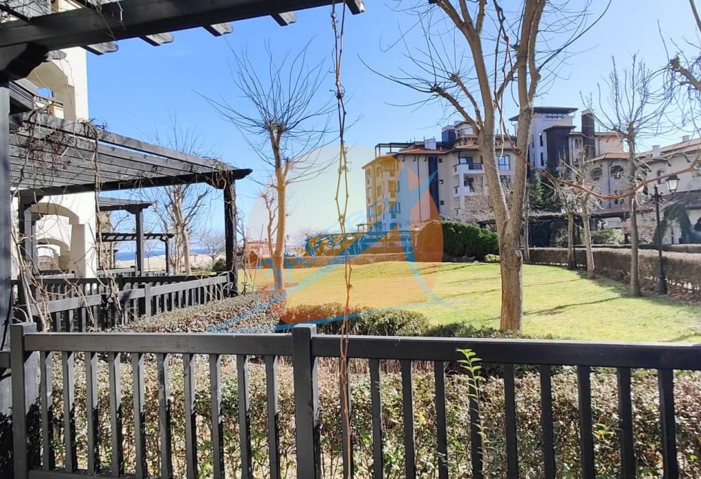 Лозенец, Оазис Бийч Клуб, обзаведен двустаен на партер, с голяма веранда с гледка море и градина, Oasis Beach Club, Lozenets