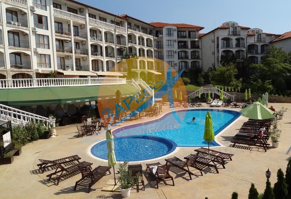 Триумф (Triumph), Свети Влас