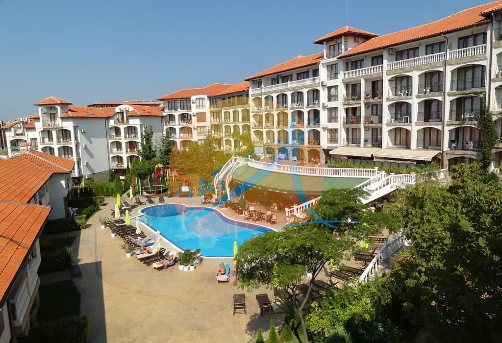 Триумф (Triumph), Свети Влас