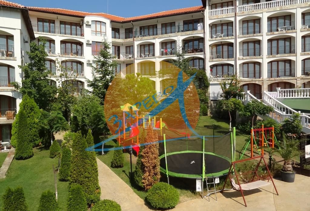 Триумф (Triumph), Свети Влас