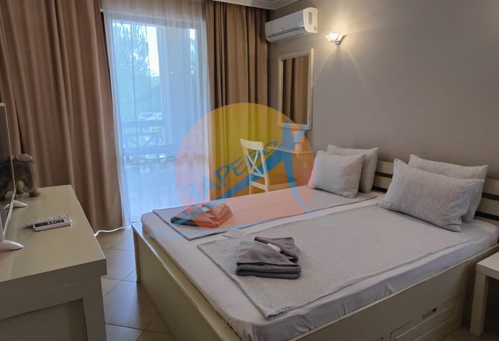 Лозенец,Оазис Бийч Клуб, стилно обзаведен двустаен с гледка парк в Oasis Beach Club, Lozenets