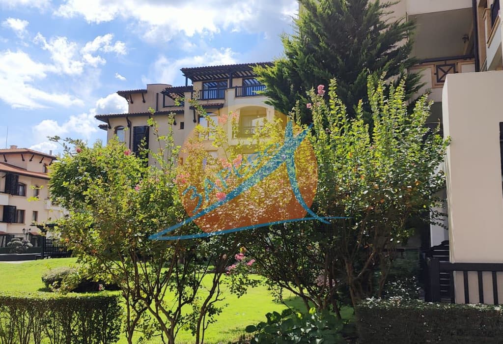 Лозенец,Оазис Бийч Клуб, стилно обзаведен двустаен с гледка парк в Oasis Beach Club, Lozenets