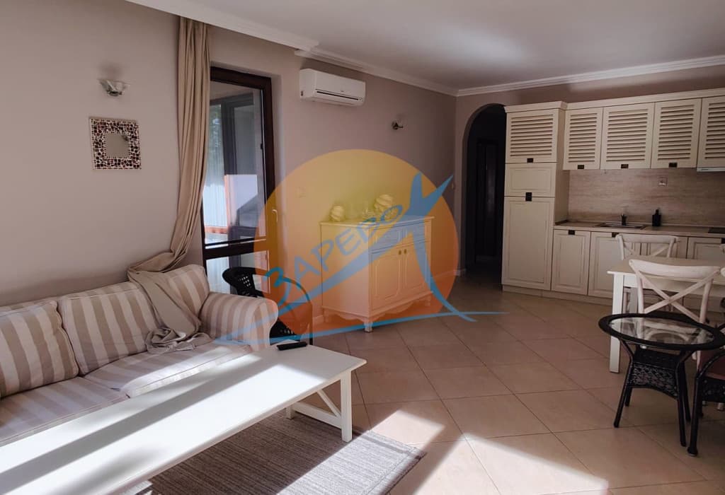 Лозенец,Оазис Бийч Клуб, стилно обзаведен двустаен с гледка парк в Oasis Beach Club, Lozenets