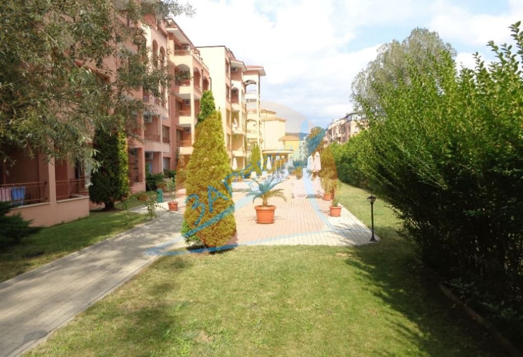 Слънчев бряг, двустаен обзаведен с гледка басейн, Акт 16, битов ток, комплекс Sun Flower (Сън Флаур)