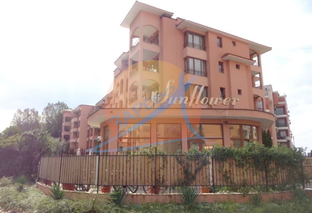 Слънчев бряг, двустаен обзаведен с гледка басейн, Акт 16, битов ток, комплекс Sun Flower (Сън Флаур)