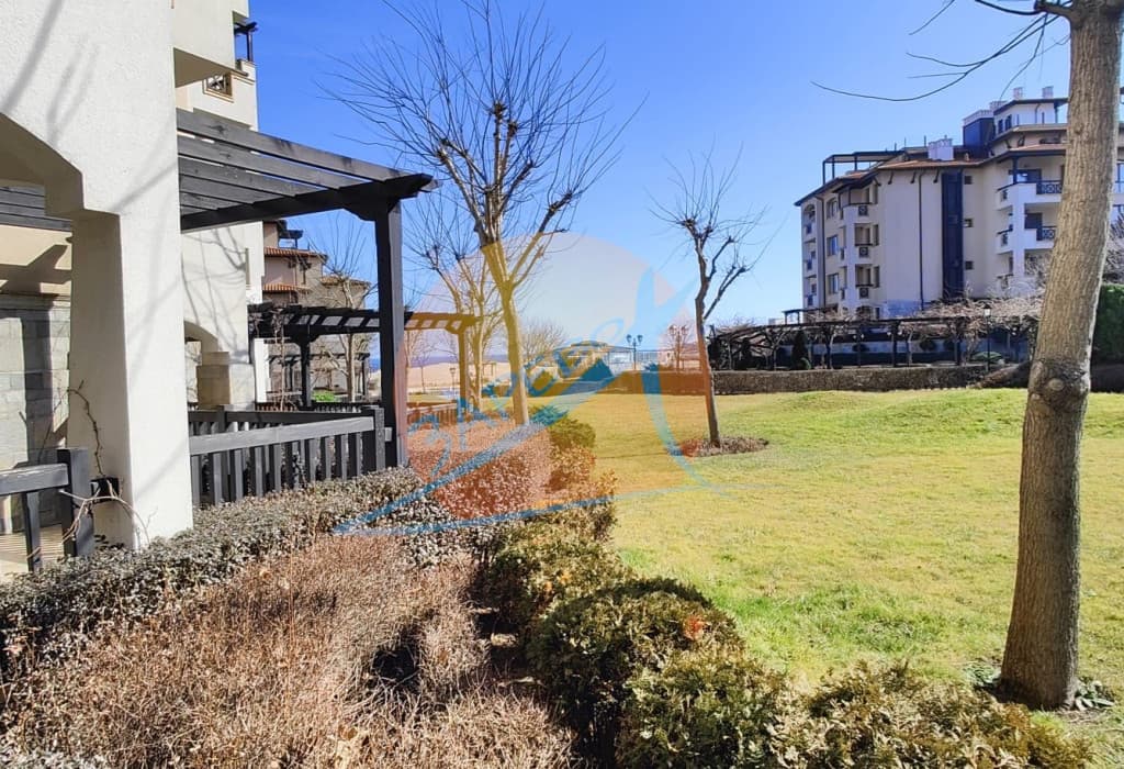 Лозенец, Оазис Бийч Клуб, първа линия, гледка море! Стилно обзаведено студио на партер, с голяма веранда 