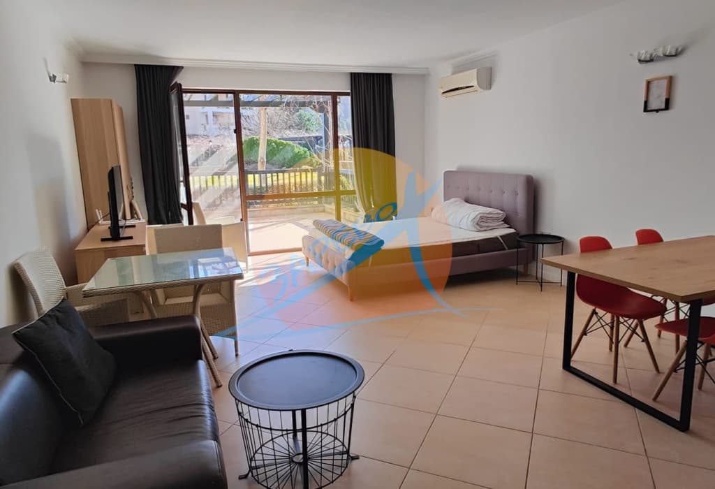 Лозенец, Оазис Бийч Клуб, първа линия, гледка море! Стилно обзаведено студио на партер, с голяма веранда 