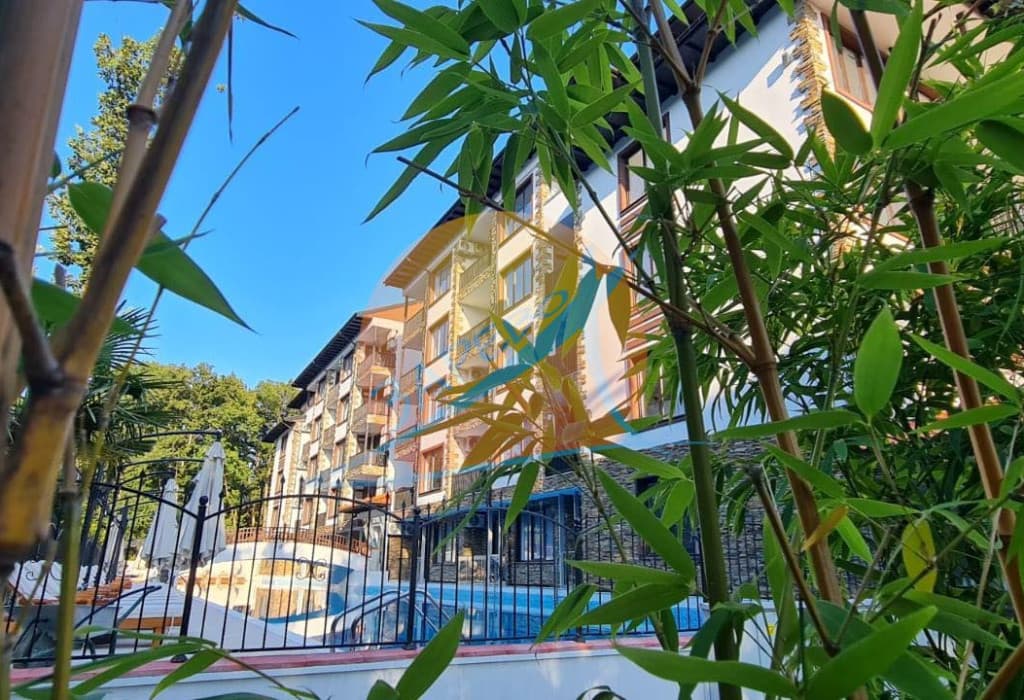 Приморско, нов апартамент на партер с двор, до ключ, Грийн Парадайс  IV (Green Paradise IV) 