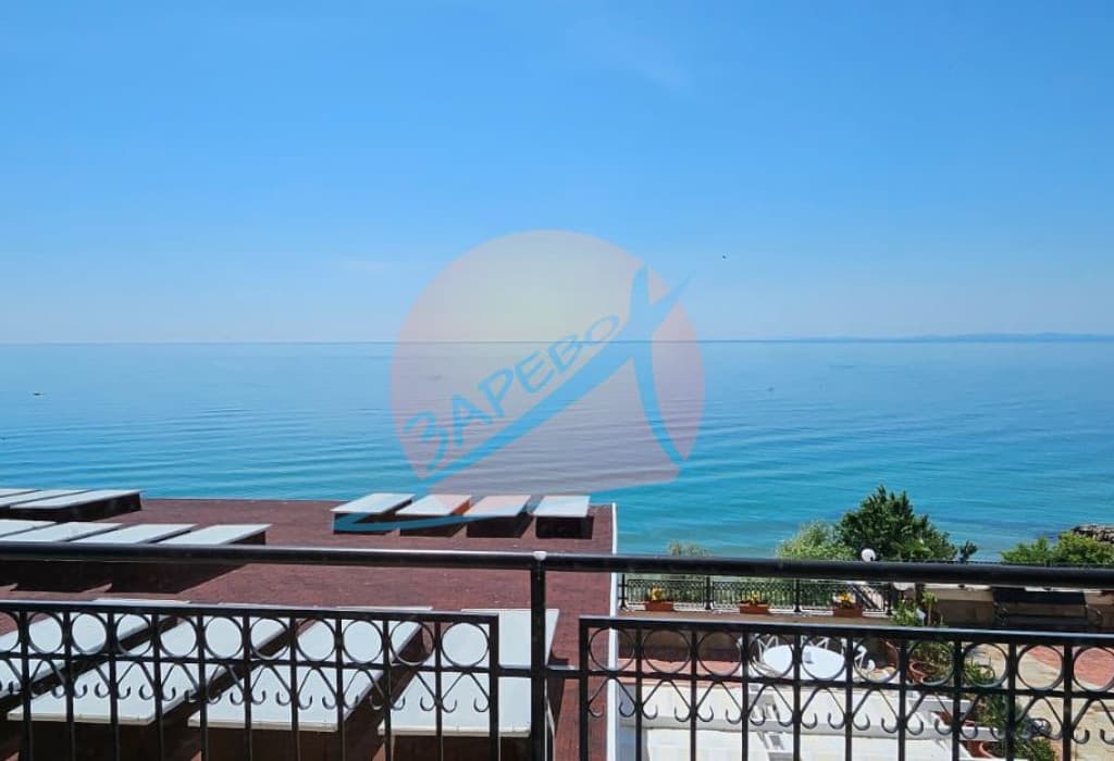 Свети Влас, първа линия, директна гледка море, просторен обзаведен двустаен, Тива дел мар/Цезар Палас