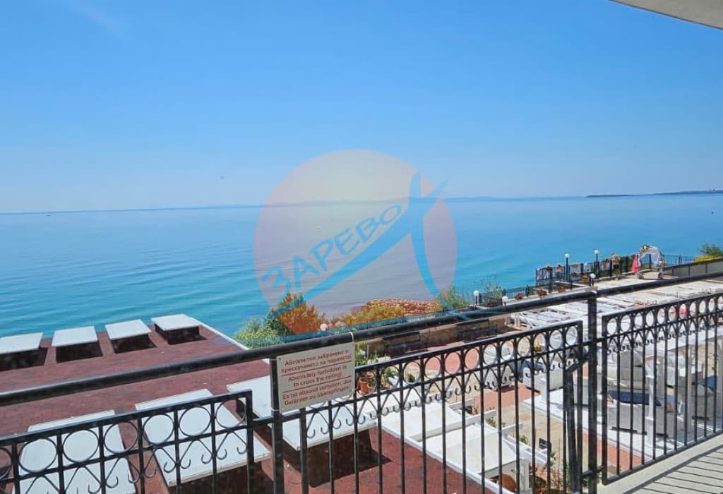 Свети Влас, първа линия, директна гледка море, просторен обзаведен двустаен, Тива дел мар/Цезар Палас