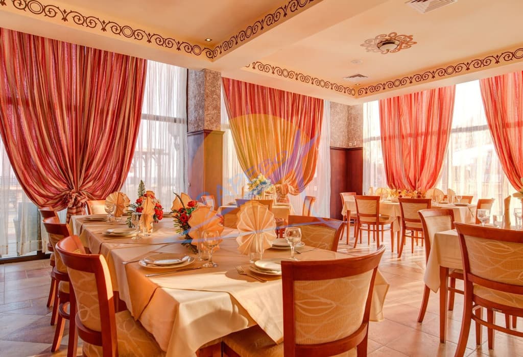 Свети Влас, първа линия, директна гледка море, просторен обзаведен двустаен, Тива дел мар/Цезар Палас