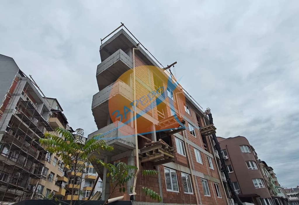 Бургас, Меден рудник зона Б, тристаен в сграда пред Акт 14, директно от строител!